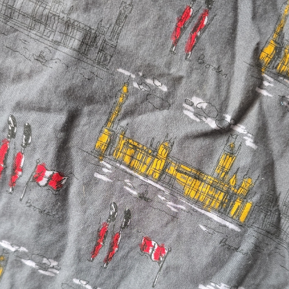 Boden Buckingham Palace Kings Queens Guards Print Button Down Shirt Gray Sz S